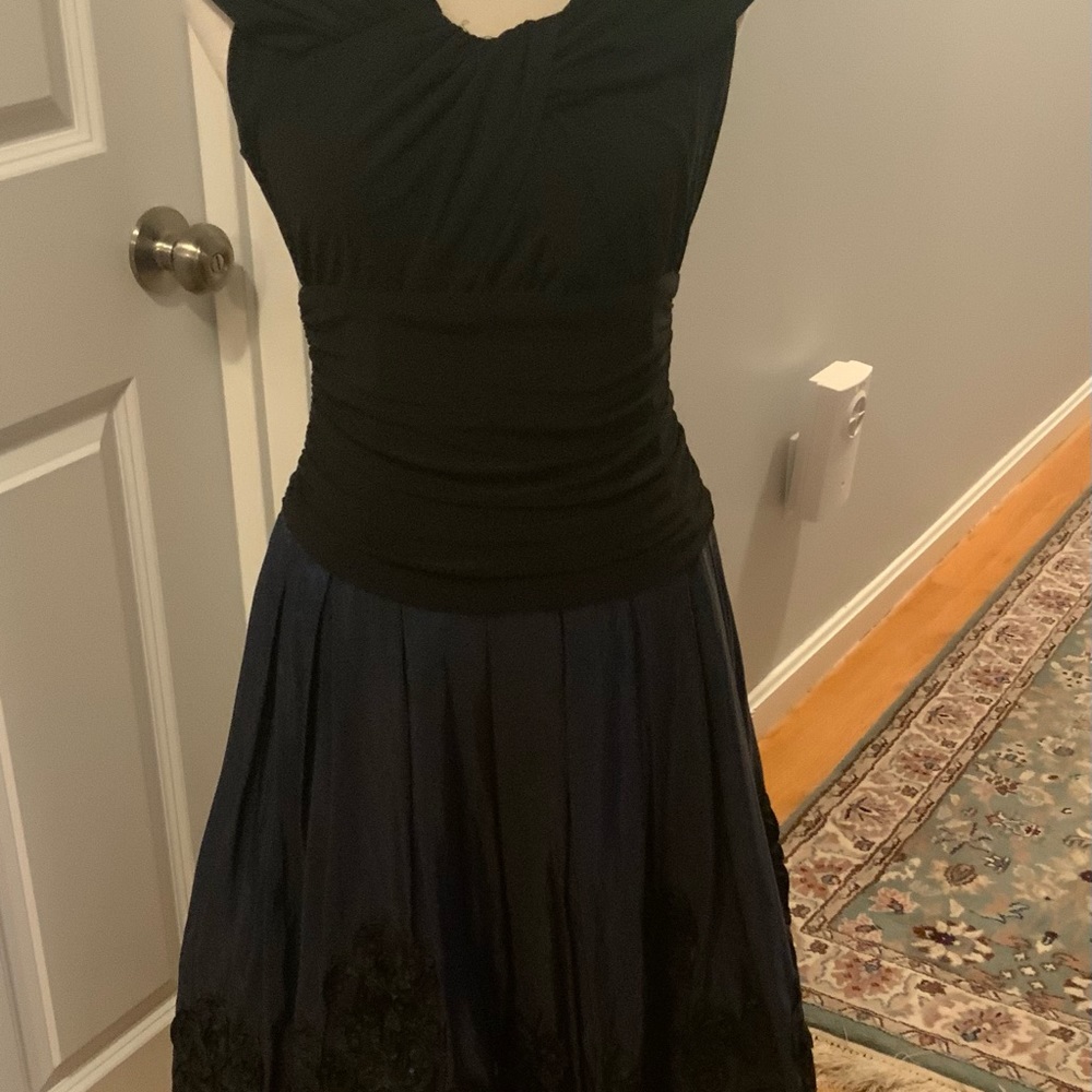 NWOT Fashionable dress, sleeveless, black with blue decorative bottom. Size 10 - Picture 2 of 10